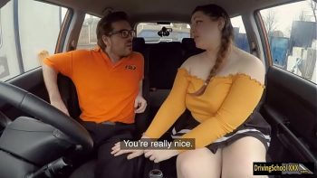 تتعلم كيفية قيادة السيارة إذا مارست الجنس معها